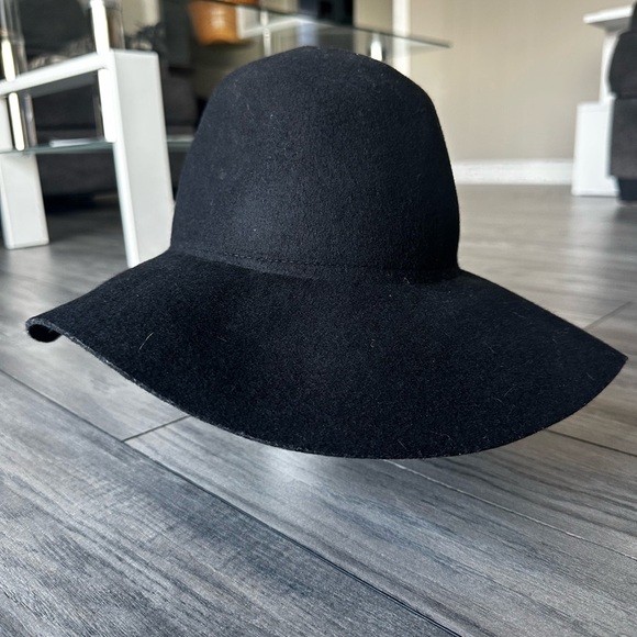 Floppy Black Wide-Brim Hat - Picture 5 of 6